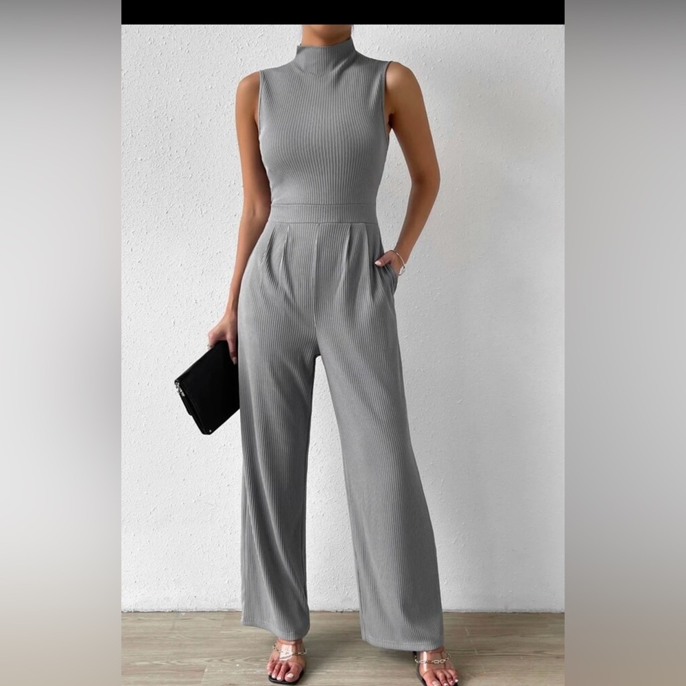 Elegant Gray Sleeveless Dress